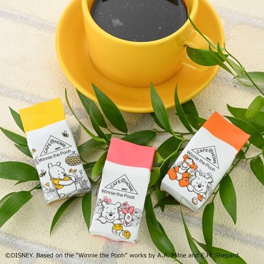 <COFFEE STYLE UCC>「くまのプーさん」デザインの真空パックのワンドリップコーヒー「CAFE@HOME Winnie the Pooh セレクション」が5月21日に新発売！～発売を記念してノベルティキャンペーンを開催～