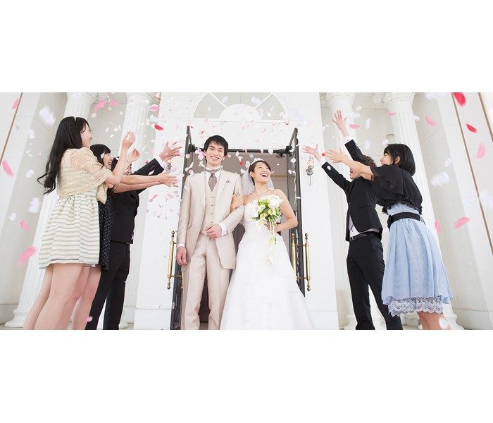 結婚祝いのお返し・内祝い、結婚式でお世話になった方へ何を贈るべき？