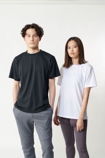 RELIVE POPUP SHOP
  